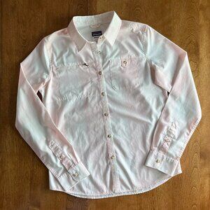 Patagonia pale pink lightweight shirt S